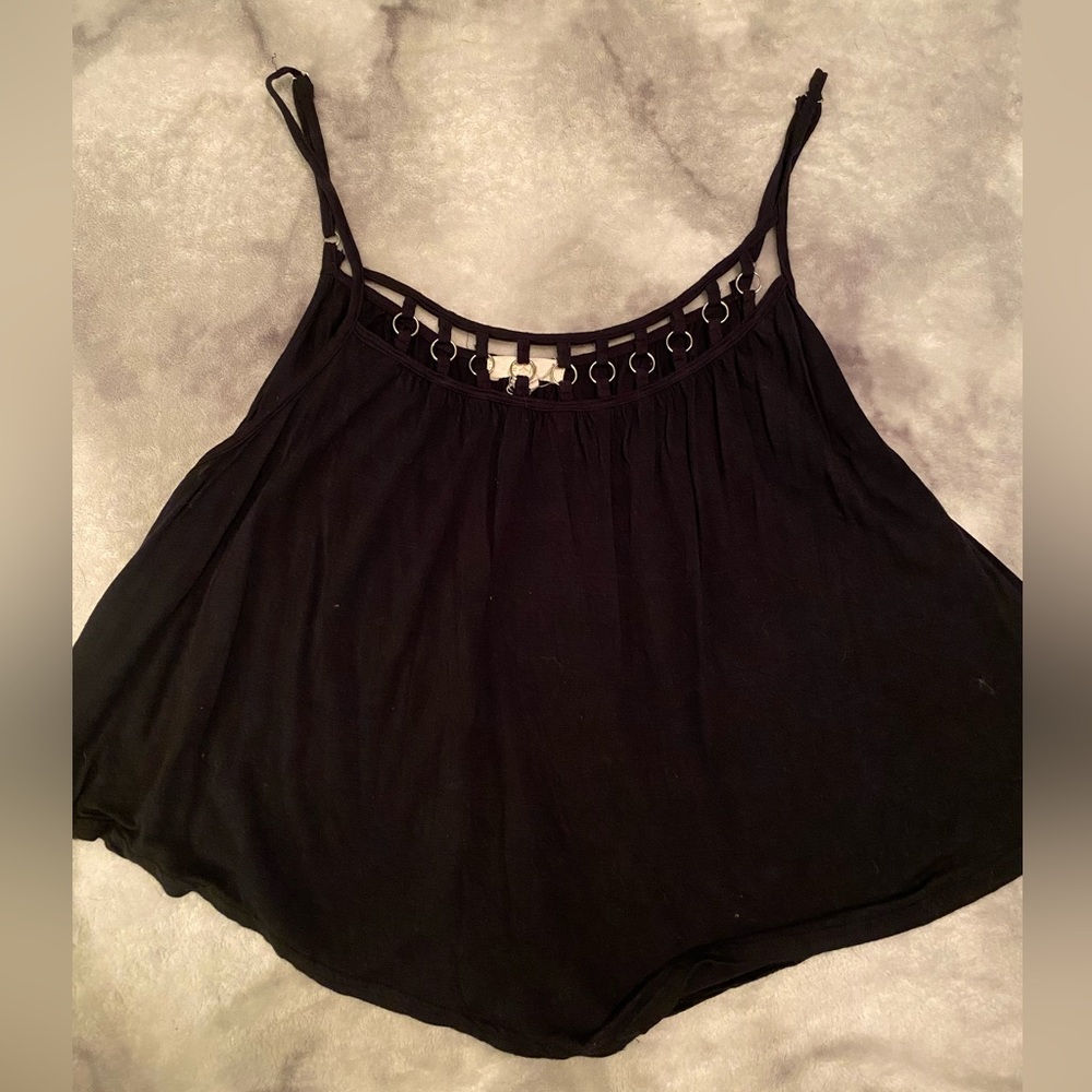 Flowy Crip Top - Picture 2 of 5